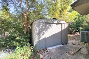 9506 Vogue Ln, Houston, TX 77080 - Photo 47