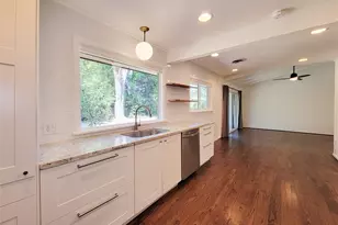 9506 Vogue Ln, Houston, TX 77080 - Photo 17