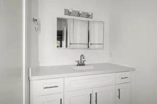 9009 Richmond Ave, Houston, TX 77063 - Photo 17