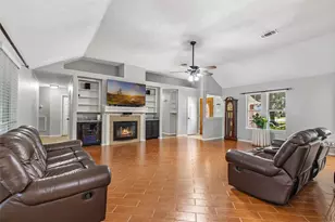 5810 Dixie Ln, Baytown, TX 77523 - Photo 9