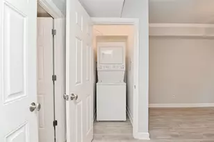 4515 Briar Hollow Pl Dr, Houston, TX 77027 - Photo 9