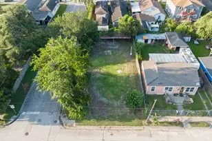 200 E Defee Ave, Baytown, TX 77520 - Photo 1
