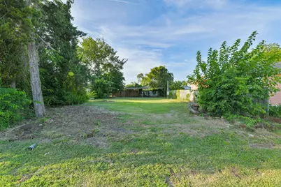 200 E Defee Avenue, Baytown, TX 77520 - Photo 3