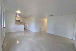 434 Long St, West Columbia, TX 77486 - Photo 9