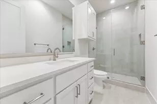 236 Birdsall St, Houston, TX 77007 - Photo 27