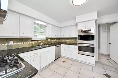 5807 Foresthaven Drive, Houston, TX 77066 - Photo 17