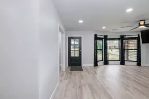 712 Clarence St, Tomball, TX 77375 - Photo 7