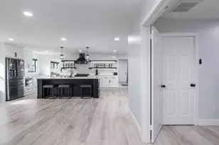 712 Clarence St, Tomball, TX 77375 - Photo 9