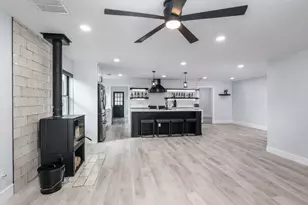 712 Clarence St, Tomball, TX 77375 - Photo 11