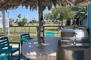 8 Mesquite Street E, Palacios, TX 77465 - Photo 5