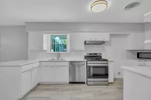 9003 Autauga St, Houston, TX 77080 - Photo 11