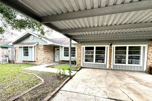 1302 Cypress St, Alvin, TX 77511 - Photo 1