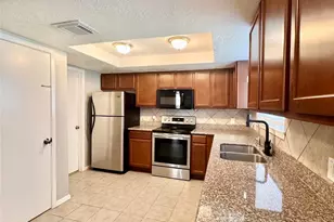 10019 Richtown Ln, Sugar Land, TX 77498 - Photo 9