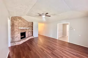 10019 Richtown Ln, Sugar Land, TX 77498 - Photo 7