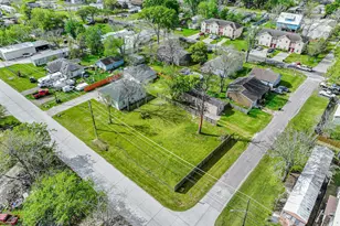 4702 10th St, Bacliff, TX 77518 - Photo 29