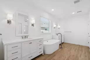 11714 Old Fashion Cir, Mont Belvieu, TX 77535 - Photo 9