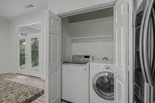 300 St Joseph Pkwy, Houston, TX 77002 - Photo 37