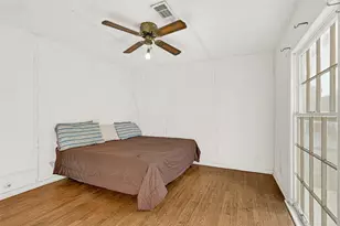 7659 Greenstone St, Houston, TX 77087 - Photo 9