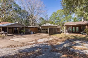 776 S 1st St, Huntington, TX 75949 - Photo 37