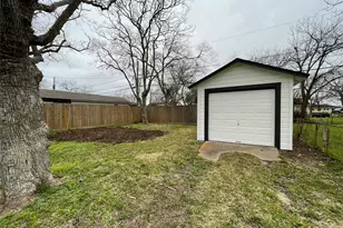 1941 N Avenue H, Freeport, TX 77541 - Photo 27