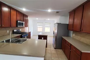 2814 Silver Point Ln, Rosharon, TX 77583 - Photo 5