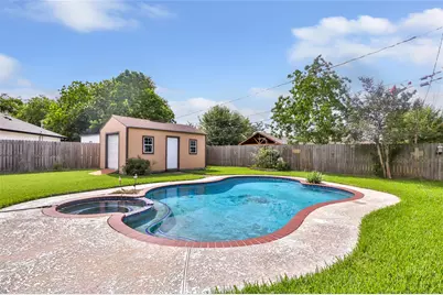 117 Tanglewood Street, Baytown, TX 77520 - Photo 5