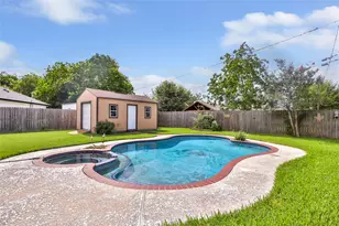 117 Tanglewood St, Baytown, TX 77520 - Photo 5
