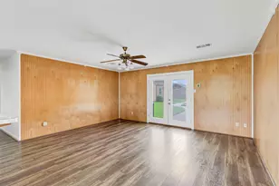 117 Tanglewood St, Baytown, TX 77520 - Photo 15
