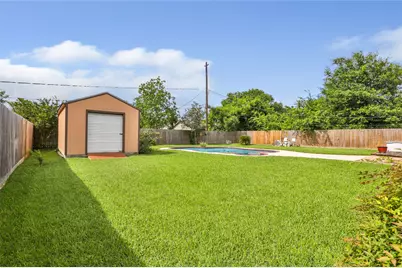 117 Tanglewood Street, Baytown, TX 77520 - Photo 9