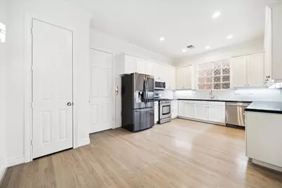 5160 Chevy Chase Drive, Houston, TX 77056 - Photo 9