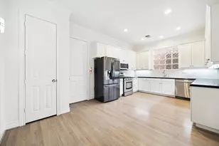 5160 Chevy Chase Dr, Houston, TX 77056 - Photo 9
