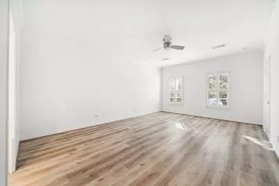 5160 Chevy Chase Drive, Houston, TX 77056 - Photo 13