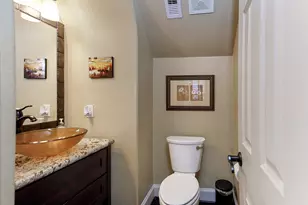 70 S Player Manor Circle, The Woodlands, TX 77382 - Photo 21