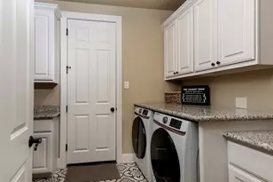 70 S Player Manor Circle, The Woodlands, TX 77382 - Photo 43