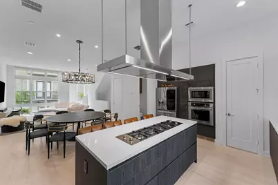 5854 E Post Oak Lane, Houston, TX 77055 - Photo 3