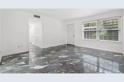 7900 Westheimer Road #121, Houston, TX 77063 - Photo 9