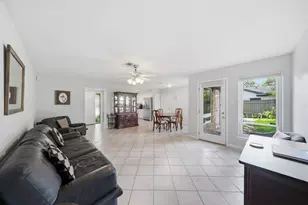 5606 Carew St, Houston, TX 77096 - Photo 5