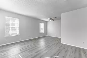 702 Lyle W Ave, Cleveland, TX 77327 - Photo 5