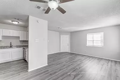 702 Lyle West Avenue #C, Cleveland, TX 77327 - Photo 3
