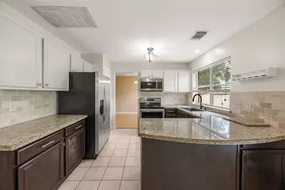 4004 Spring Branch Dr E, Pearland, TX 77584 - Photo 11