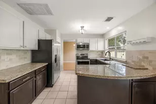 4004 Spring Branch Dr E, Pearland, TX 77584 - Photo 11