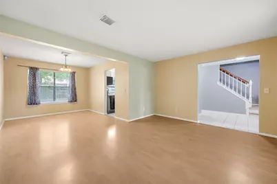 4004 Spring Branch Dr E, Pearland, TX 77584 - Photo 5
