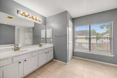 4004 Spring Branch Dr E, Pearland, TX 77584 - Photo 29