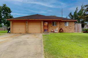 3902 Victoria Ave, Dickinson, TX 77539 - Photo 1