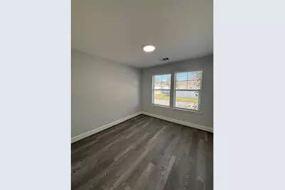 11823 Longwood Garden Way, Houston, TX 77047 - Photo 5