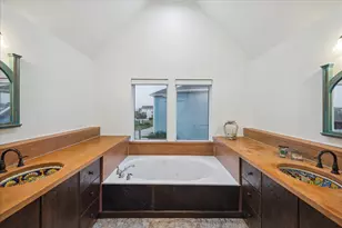 13839 Windlass Cir, Galveston, TX 77554 - Photo 17