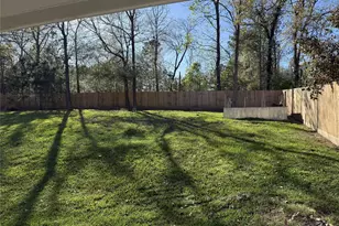 415 W Lake Dr, Livingston, TX 77351 - Photo 23