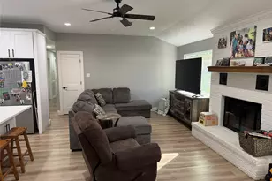 415 W Lake Dr, Livingston, TX 77351 - Photo 9