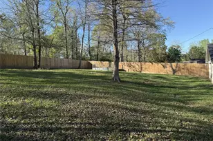 415 W Lake Dr, Livingston, TX 77351 - Photo 21