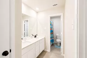 377 Selah Ct, Alvin, TX 77511 - Photo 5